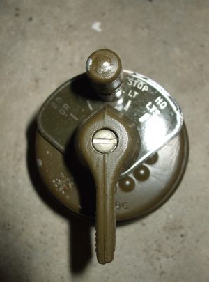 Interrupteur d'éclairage rotatif standard NOS WWII (sans disjoncteur) (1ea)
