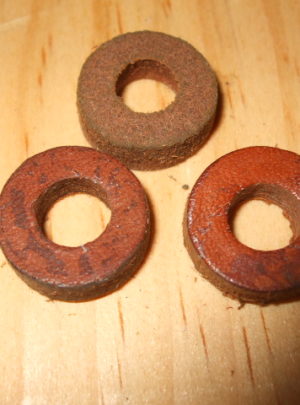 Rondelles en cuir de réglage de pare-brise NOS GMC (2 pièces)
